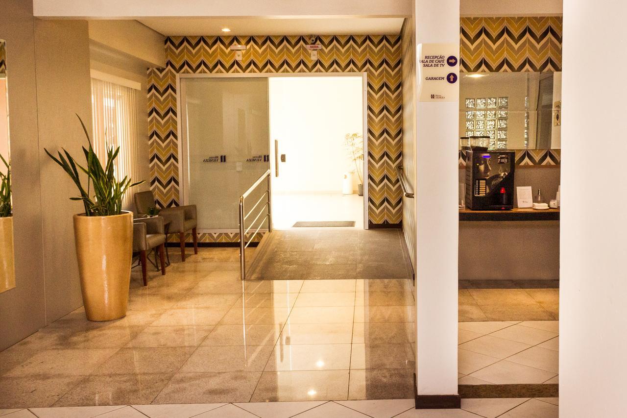Hotel Veneza ブルスケ エクステリア 写真
